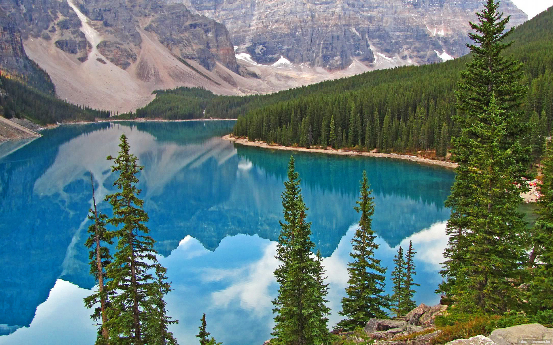 篮彩后卫连续高效，率队击败对手，蓝球后卫的位置和打法