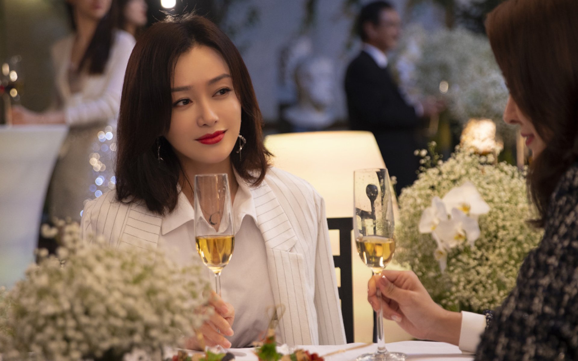 国家队球员积极参与媒体活动展现亲民形象拓宽传播圈层