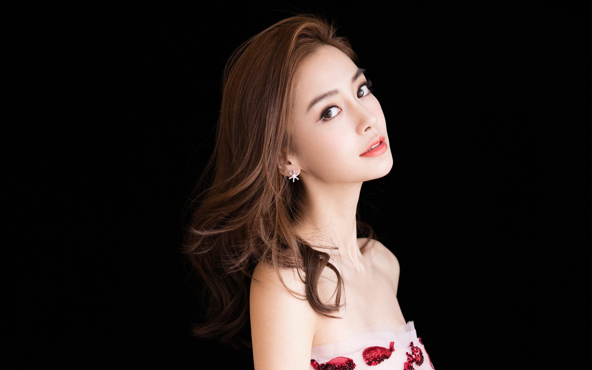 英超赛季中的心理健康关注,英超联赛观众